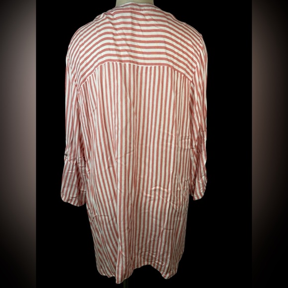 Ruby Rd. Woman Striped Red and White Women's Tunic Size 2X - Picture 2 of 3